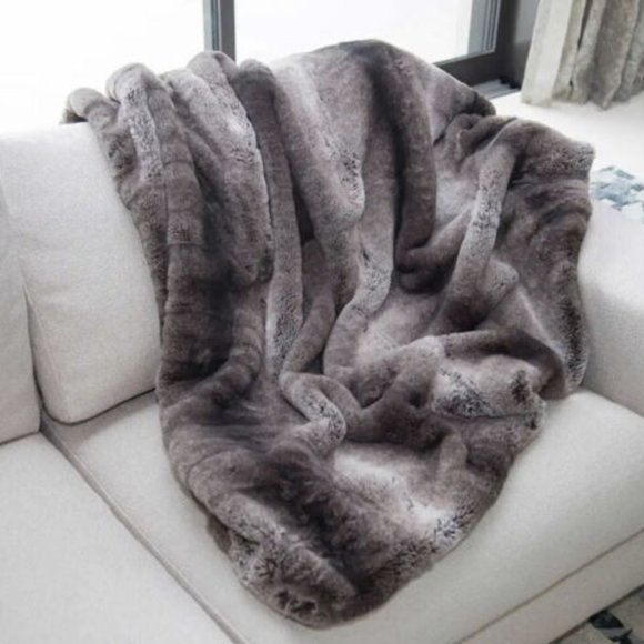 Mon Chateau Bedding Mom Chateau Luxury Luce Faux Fur Throw Blanket